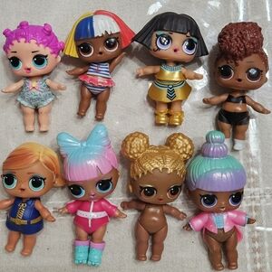 8 L.o.l Dolls